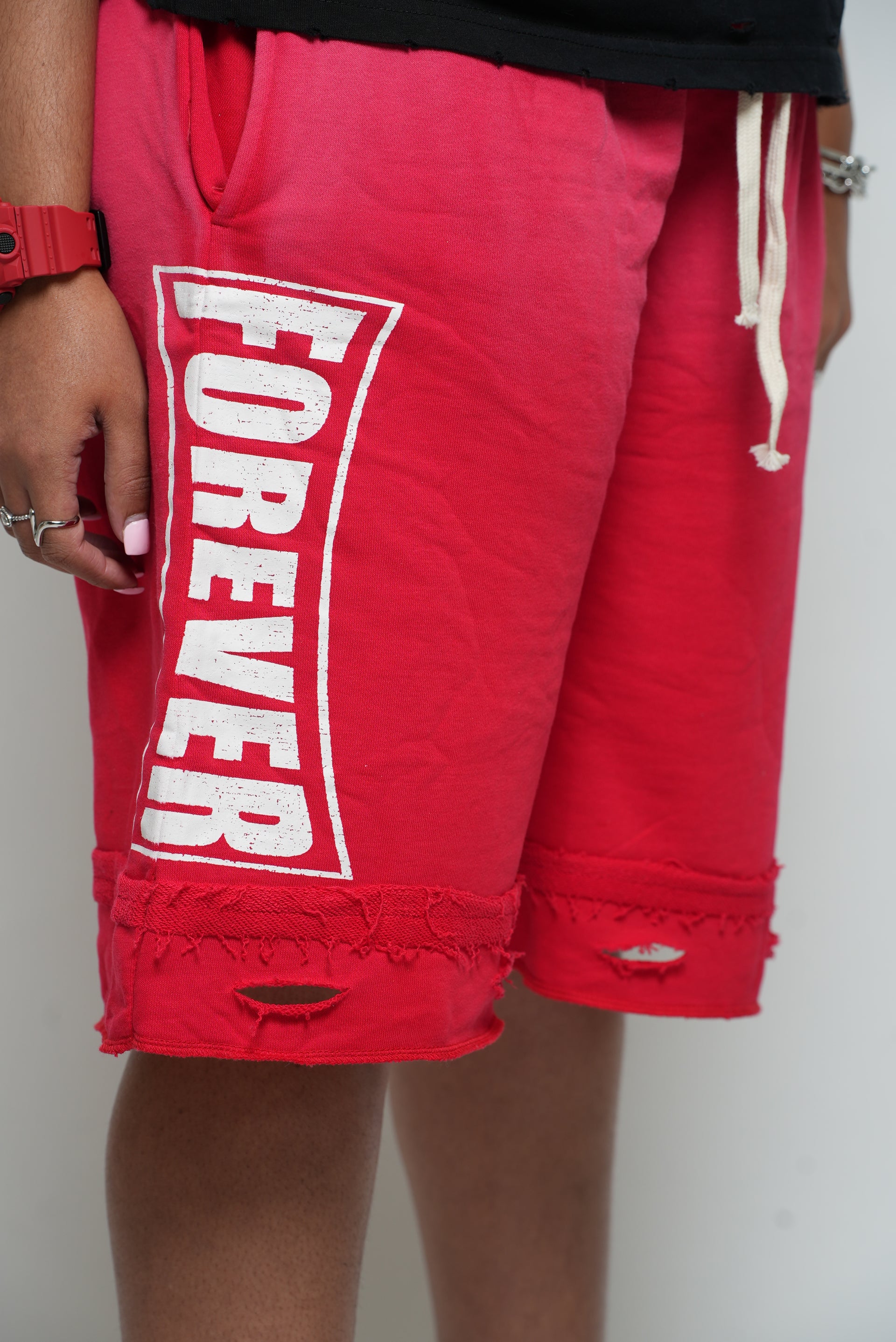 RED SWEATSHORTS
